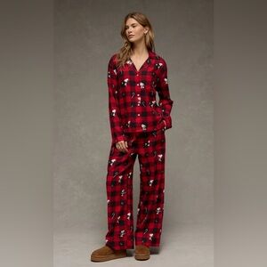 🆕 Snoopy Candy Canes & Presents Plaid Flannel Long Sleeve Pajama Set